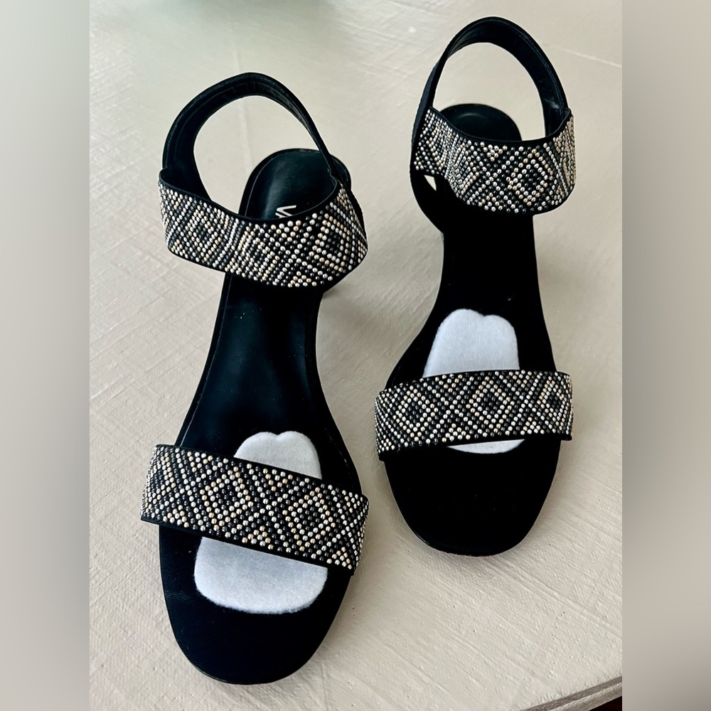 Camels beaded sandal